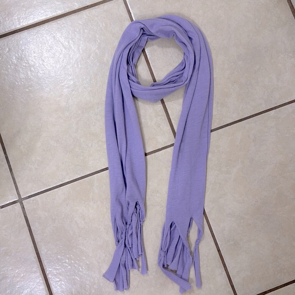Chatties purple lavender tassle scarf